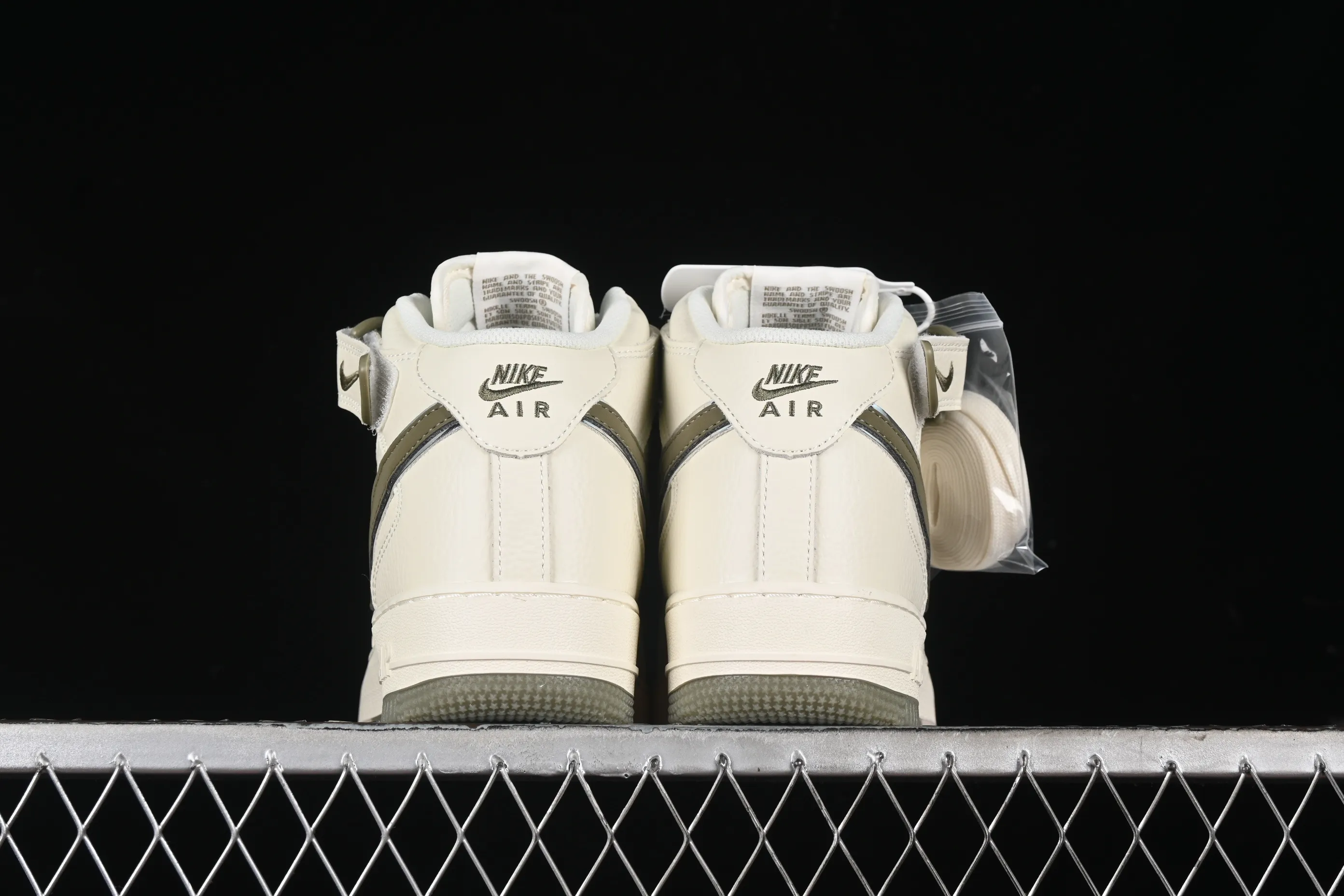 All categories Nk Air Force 1 Air Force series Nk Air Force 1 Mid Air Force mid-top Nk Air Force 1'07 Mid rice army green two-color bottom Starry Air Force One mid-top casual sneakers XL0236-231